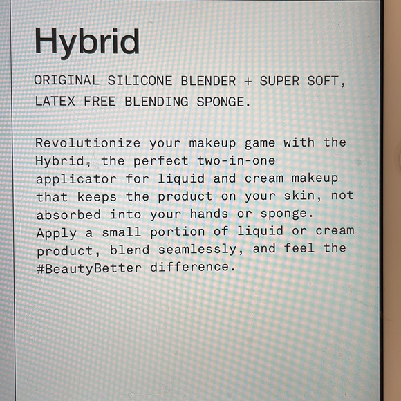 Makeupdrop blending sponge - Picture 2 of 3